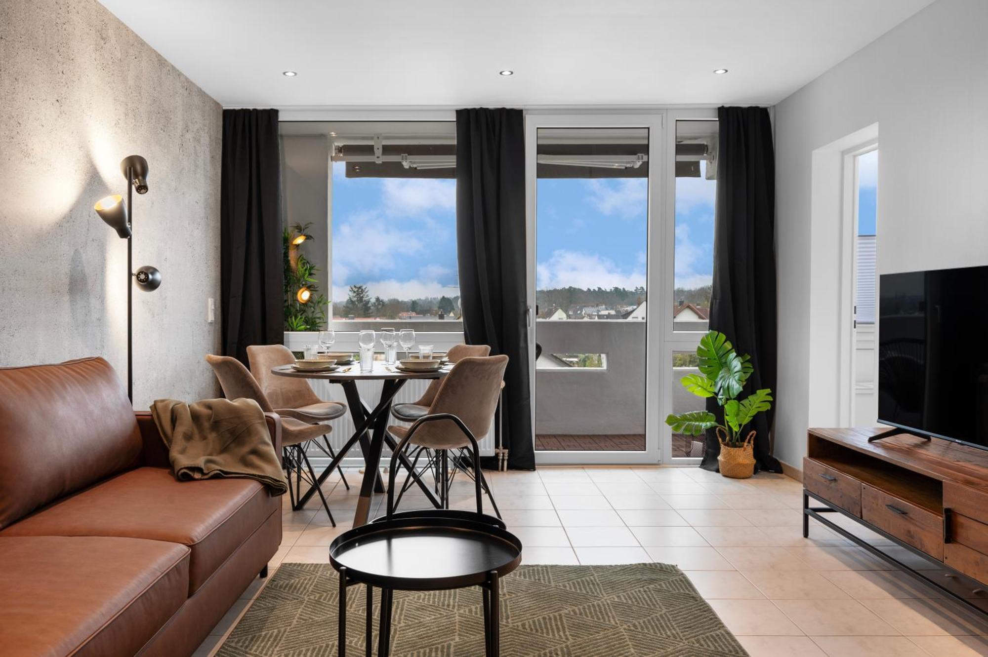 Apartment Urban Jungle Industrial Parkplatz Balkon Business Dreieich